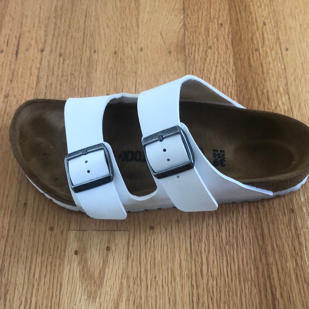 White Arizona Birkenstock’s size 39